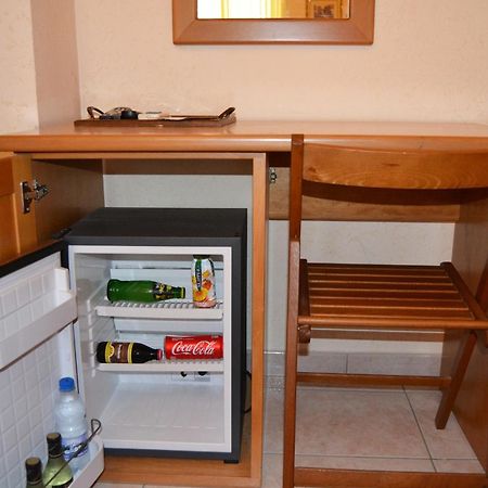 Hotel Ristorante L'Avvenire Gizzeria Zimmer foto