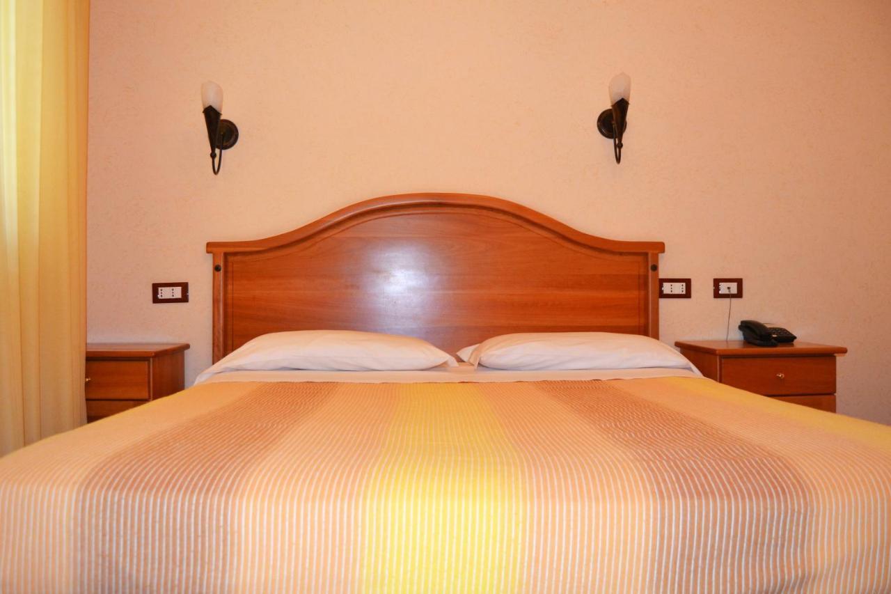 Hotel Ristorante L'Avvenire Gizzeria Zimmer foto