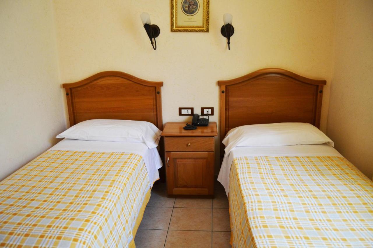 Hotel Ristorante L'Avvenire Gizzeria Zimmer foto