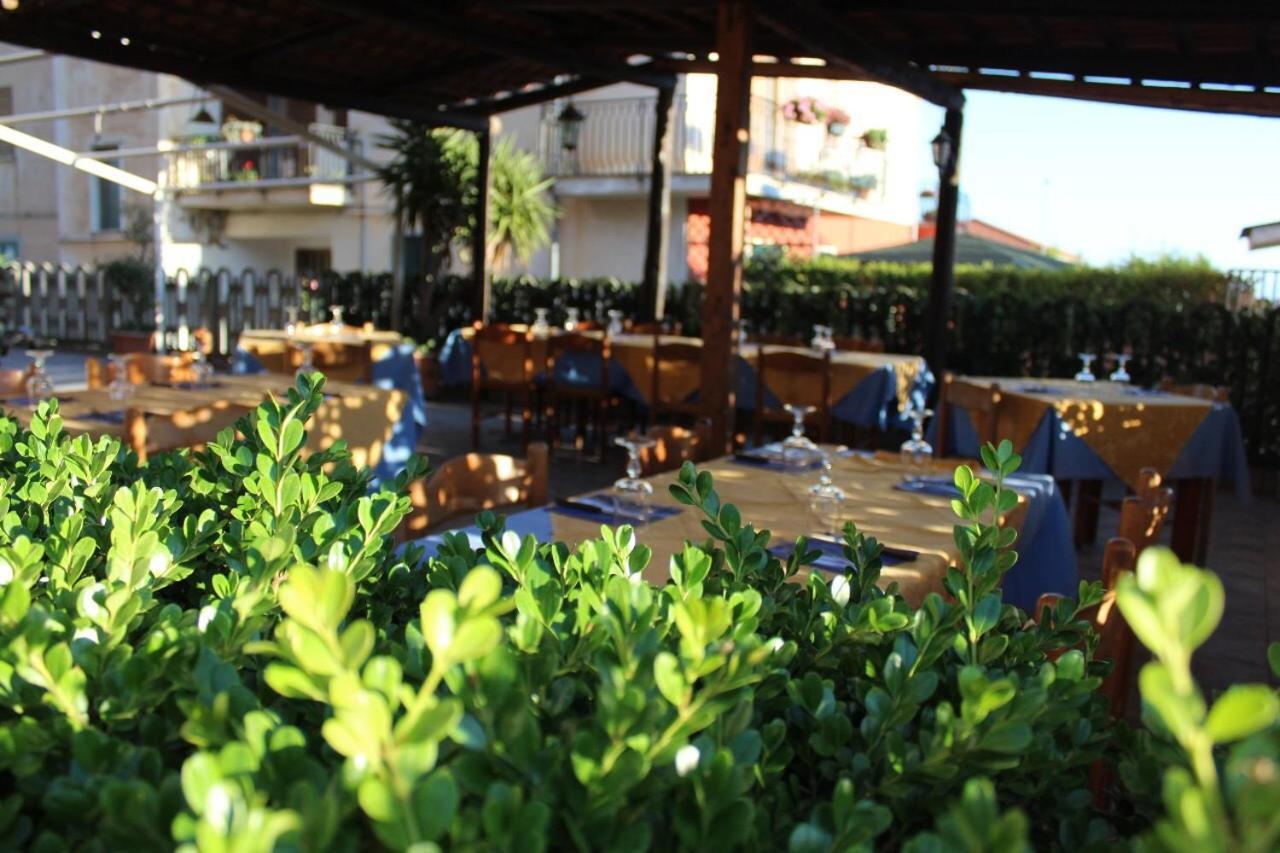 Hotel Ristorante L'Avvenire Gizzeria Exterior foto