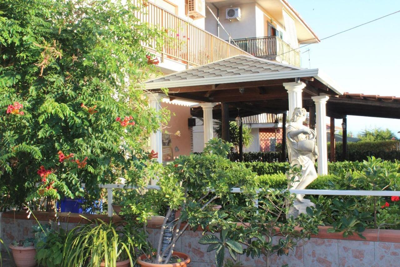 Hotel Ristorante L'Avvenire Gizzeria Exterior foto