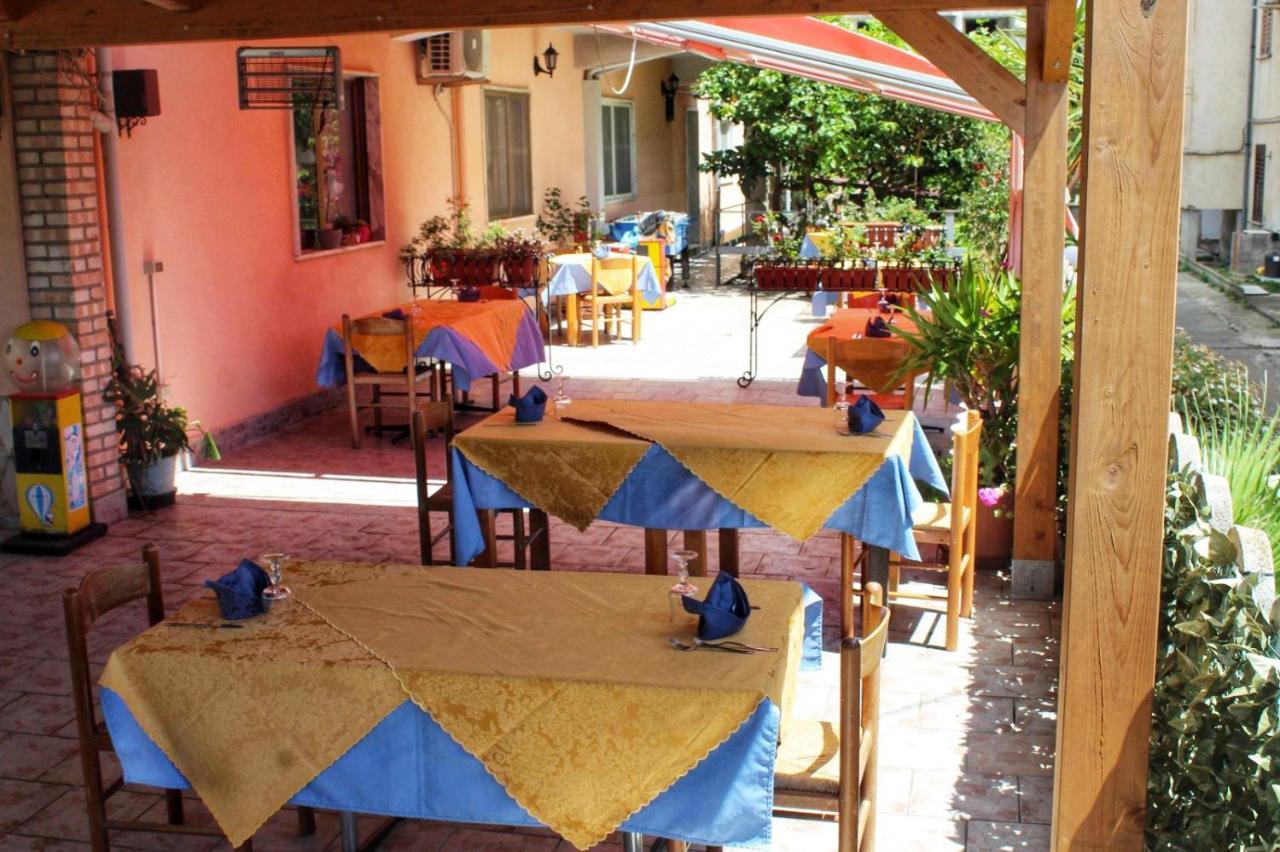 Hotel Ristorante L'Avvenire Gizzeria Exterior foto
