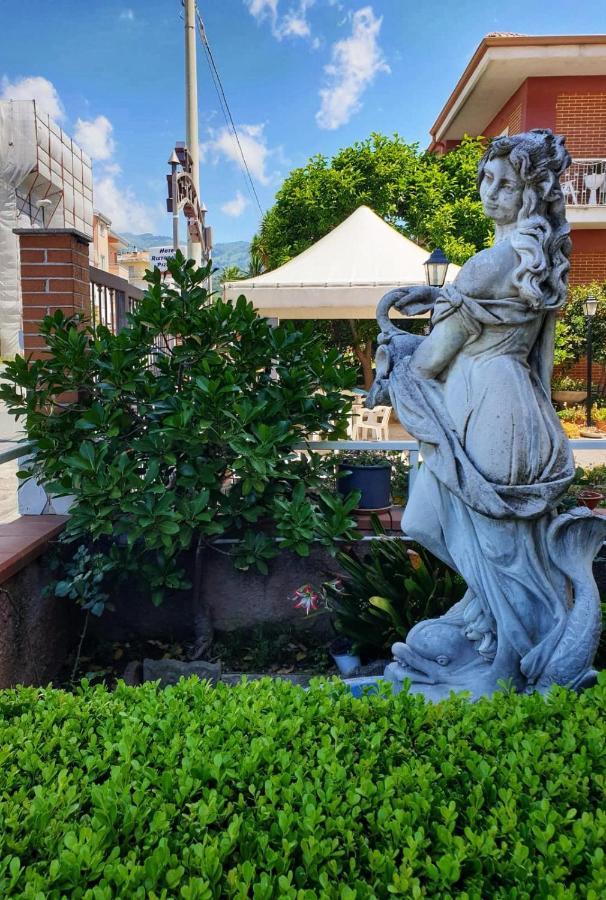 Hotel Ristorante L'Avvenire Gizzeria Exterior foto