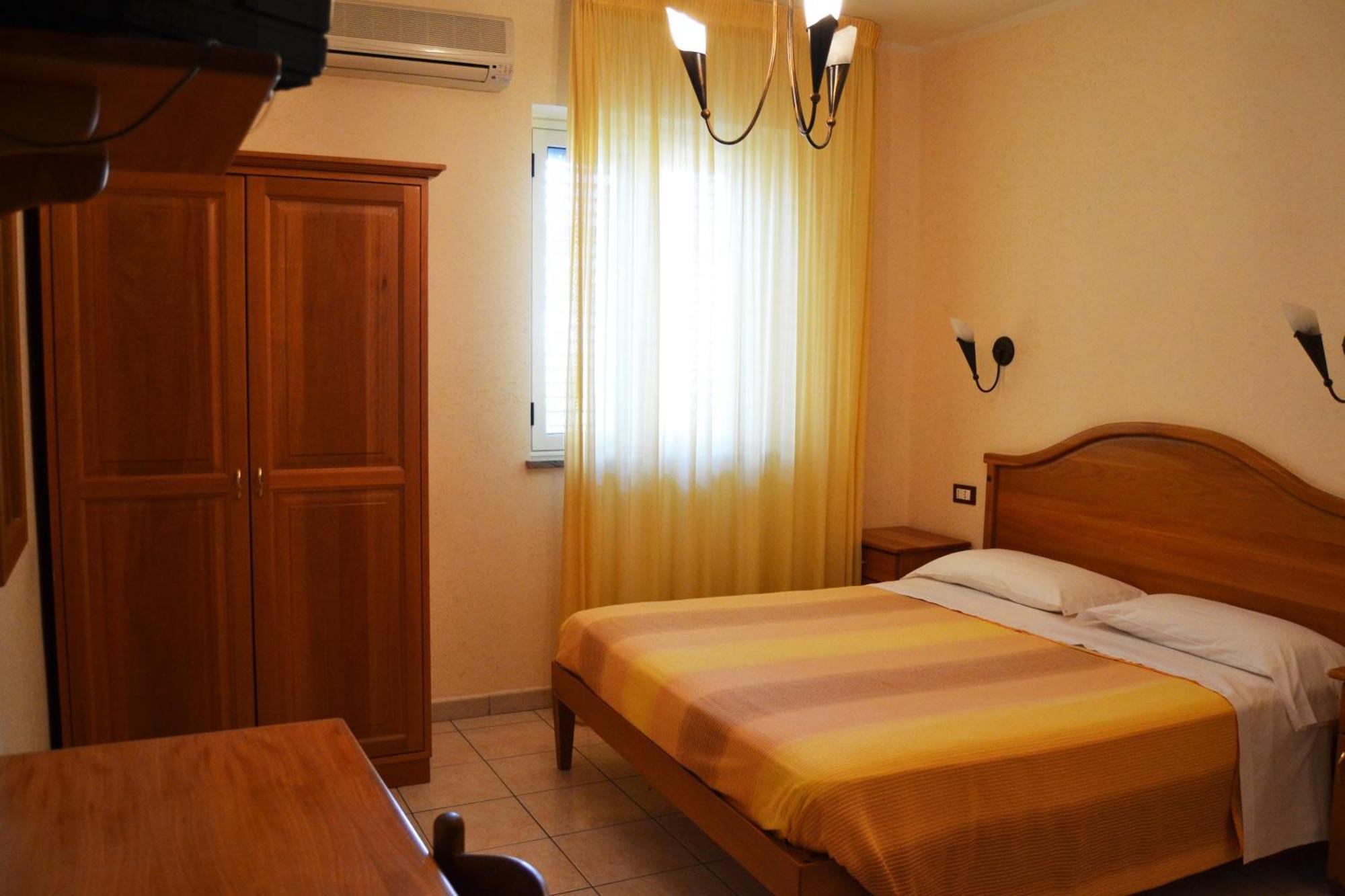 Hotel Ristorante L'Avvenire Gizzeria Zimmer foto